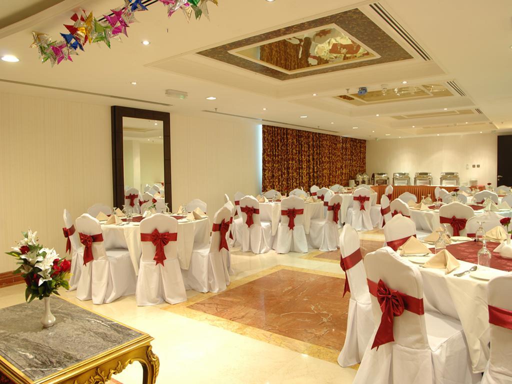 Sharjah Palace Hotel Exterior photo