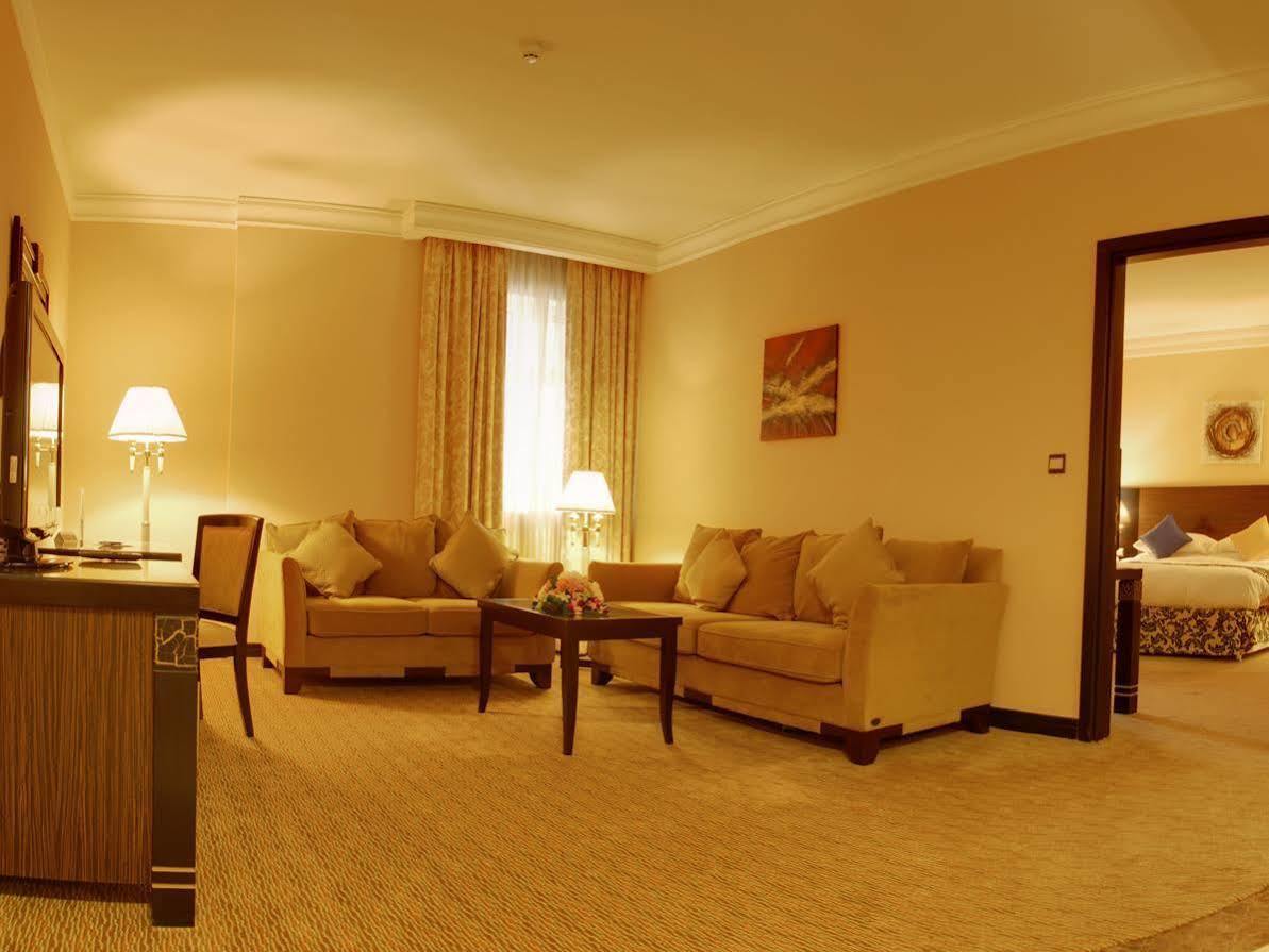 Sharjah Palace Hotel Exterior photo